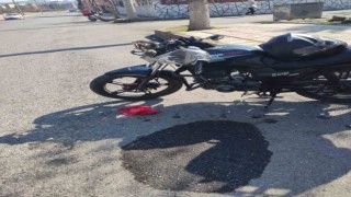 Siirtte iki motosiklet çarpıştı:1 yaralı
