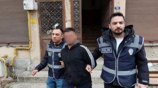 Silahla yaralama zanlısı saklandığı evde yakalandı