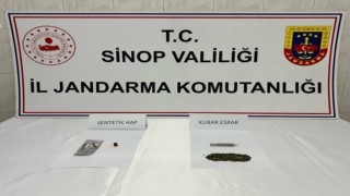 Sinopta şüpheli araçta uyuşturucu ele geçti: 2 gözaltı