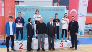 Sivaslı karateciler Gümüşhanede kürsüyü boş bırakmadı
