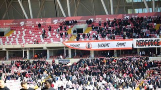 Sivassporlu taraftarlar Rizespor maçına ilgi göstermedi