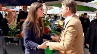 Siyasette özlenen tablo: CHPli ve MHPli aday birbirine sarılıp başarı diledi