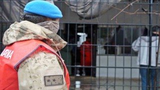 Sular altında kalan mahallede komandolar iş başında