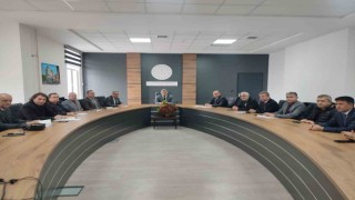 Sünnetci, spor salonu olan okul müdürleri ile görüştü