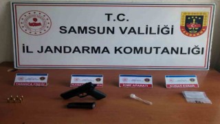 Şüpheli araçta uyuşturucu ve ruhsatsız silah ele geçirildi
