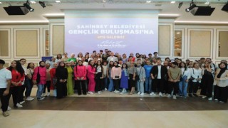 Tahmazoğlundan üniversite öğrencilerine 270 milyonluk dev destek