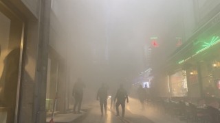 Taksimde 5 katlı binanın çatı katında yangın paniği