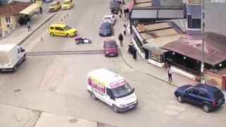 Taksiye çarpan motosikletin devrilme anları kamerada