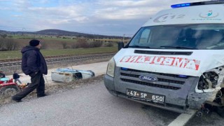 Tavşanlıda ambulans ile hafif ticari araç çarpıştı: 1 yaralı