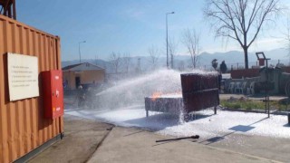 Tersane personellerine yangın eğitimi