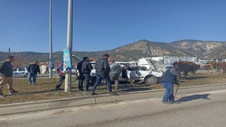 Tır ile otomobilin çarpıştığı kazada 1 kişi yaralandı