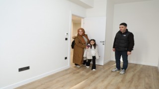 Tokatköy TOKİde örnek daireleri gezen Başkan Murat Aydın: Kentsel dönüşüm seçimden sonra daha da hız kazanacak