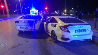 Tokatta iki otomobil çarpıştı: 3 yaralı