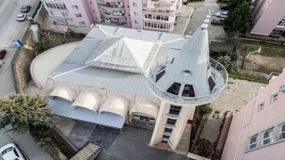 Tokatta uzay mekiği minareli cami dikkat çekiyor