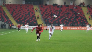 Trendyol Süper Lig: Gaziantep FK: 0 - Kayserispor: 1 (Maç devam ediyor)