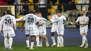 Trendyol Süper Lig: İstanbulspor: 0 - Beşiktaş: 1 (İlk yarı)
