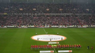 Trendyol Süper Lig: Samsunspor: 0 - Galatasaray: 2 (İlk yarı)