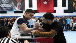 Türkiye Bilek Güreş Şampiyonası heyecanı Samsunda yaşanıyor
