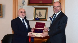 Türkiye Katılım Bankaları Birliği Genel Sekreteri Vuraldan Anadolu Üniversitesi Rektörü Prof. Dr. Fuat Erdala ziyaret