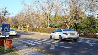 Üniversite kampüslerinde trafik yaya öncelikli