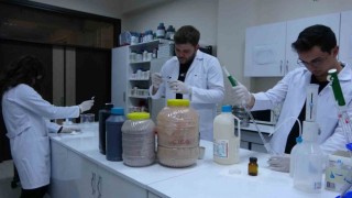 Üniversite öğrencilerinden yerli akıllı gübre üretimi