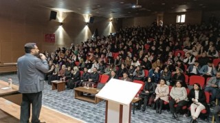 Üniversite öğrencilerine yaratılışın gayesi konferansı