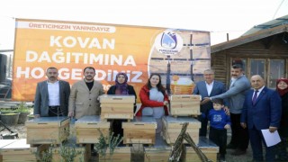 Üreticilere fidan ve kovan desteği