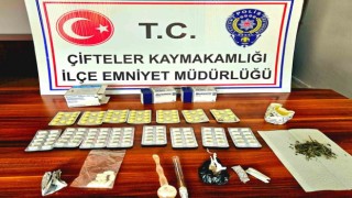 Uyuşturucu maddelerle yakalanan 4 şüpheliden 3ü tutuklandı