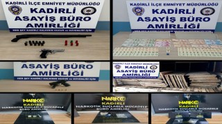 Uyuşturucu, Silah ve Kumar Parası Ele Geçirildi