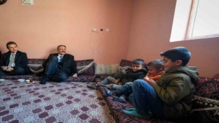 Vali Çelik, köylerdeki vatandaşların evine konuk oldu
