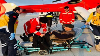 Vanda kalp krizi geçiren yaşlı hasta için helikopter havalandı