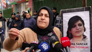 Vanlı anne: “Ben evladım için buradayım, siyaset için değil”
