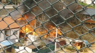 Yangın faciası: Baba ve oğlunun evleri küle döndü