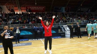 Yasemin Adara coşkulu tören