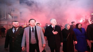 Yeniden aday gösterilen İnegöl Belediye Başkanı Tabana davullu zurnalı karşılama
