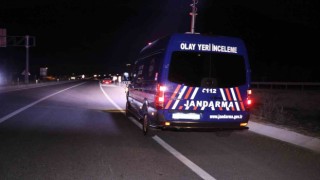 Yolun karşısına geçmek isterken otomobilin çarptığı yaşlı adam öldü