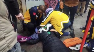Yüksekovada başına buz kütlesi düşen kadın yaralandı