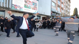 Yüzde 71lik zammı oynayarak kutladılar