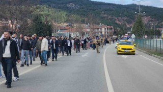 Yüzlerce kişi muhtar adayına destek için yürüdü