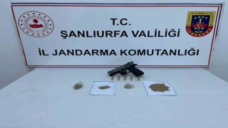 Zehir tacirleri jandarmadan kaçamadı