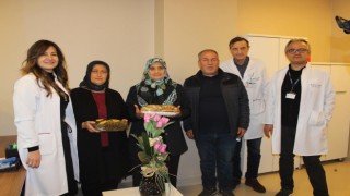 10 yıl önce böbrek nakli olan hastalar Tıp Bayramında doktorlarını unutmadı
