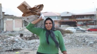 Hatay'da karton toplayan annenin hayat mücadelesi