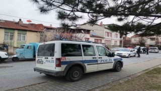 3 kattan düşen genç kız ağır yaralandı