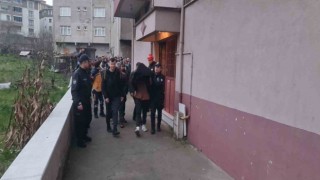5 katlı binanın çatısında yürekleri ağza getirdi