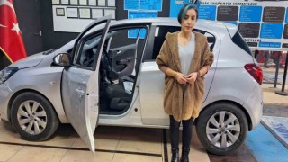 6 ay önce aldığı otomobili tamirciye götüren sağlıkçıya ağır hasarlı şoku: Hava yastığı yerine köpük çıktı