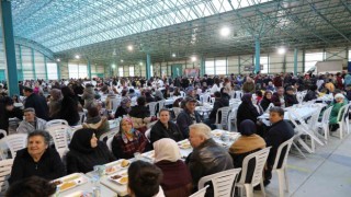 75. Yıl Mahallesinde binlerce kişiye iftar yemeğinde buluştu