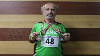 78 yaşında 2 madalyanın sahibi oldu