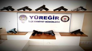 Adanada 9 ruhsatsız silah ele geçirildi, 107 kişi yakalandı