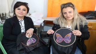 Afetzede kadınlar, ilmik ilmik deprem psikolojisinden kurtuluyor