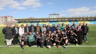 Ağrıda Aile ve Sosyal Politikalar Kız Futbol Takımı 76 Iğdır Sporu yendi